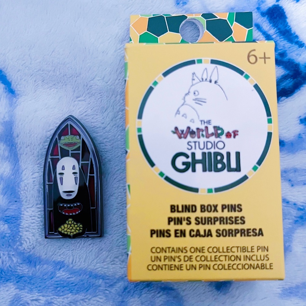 NWOT 👻🖤 Studio Ghibli Spirited Away Stain Glass No Face Portrait Pin